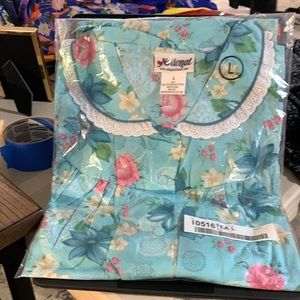 National Women’s Nightgown